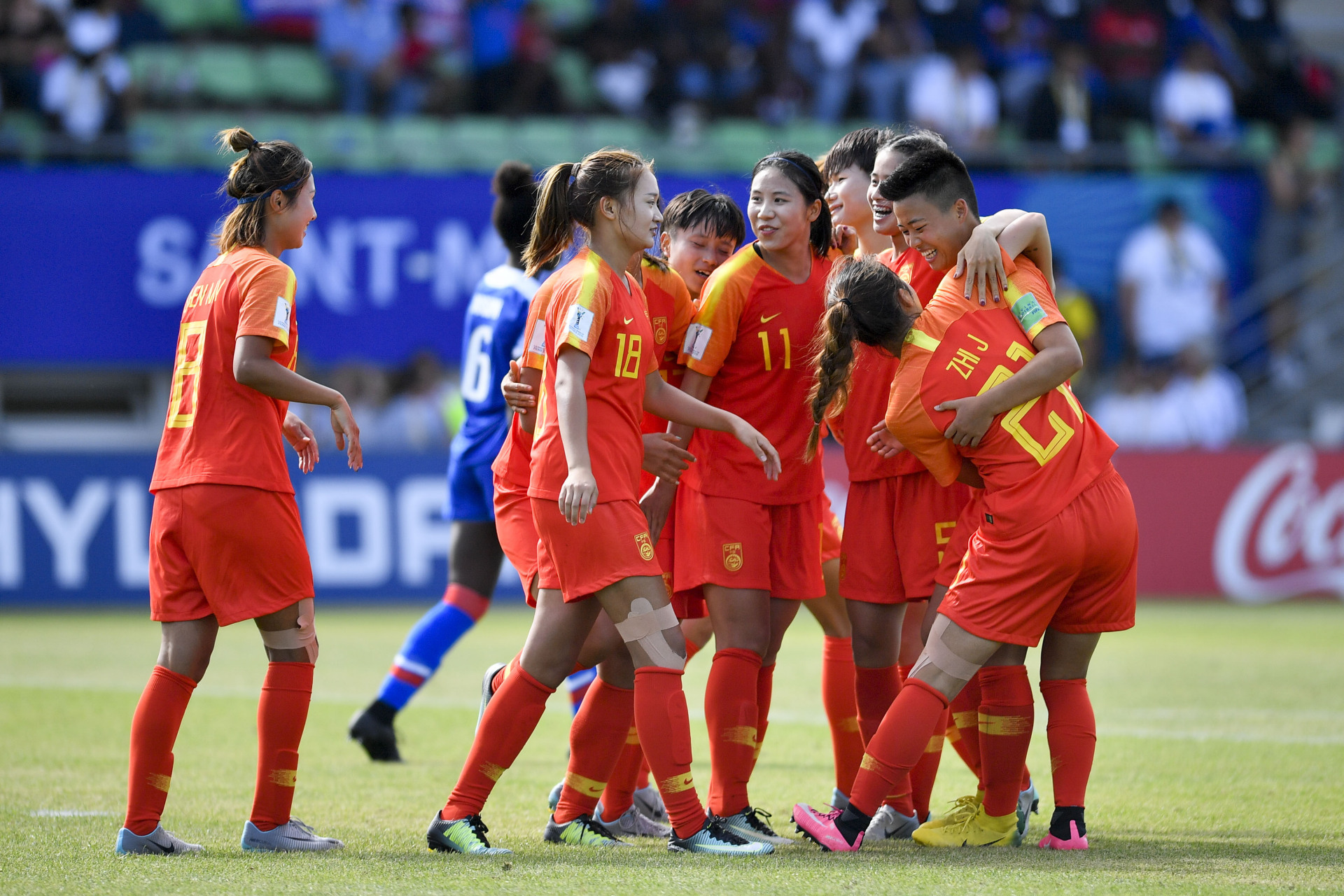 包含日本女足逆袭，大胜对手晋级决赛的词条